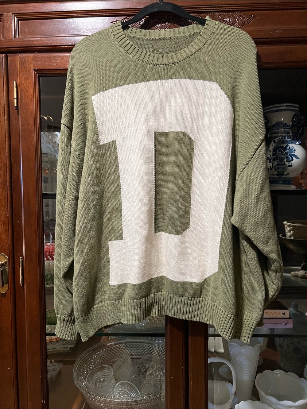 Daily Drills olive green crewneck sweater size M/L